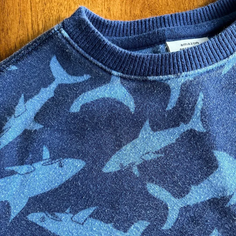 Amazon Essentials shark sweatshirt XS 5-6